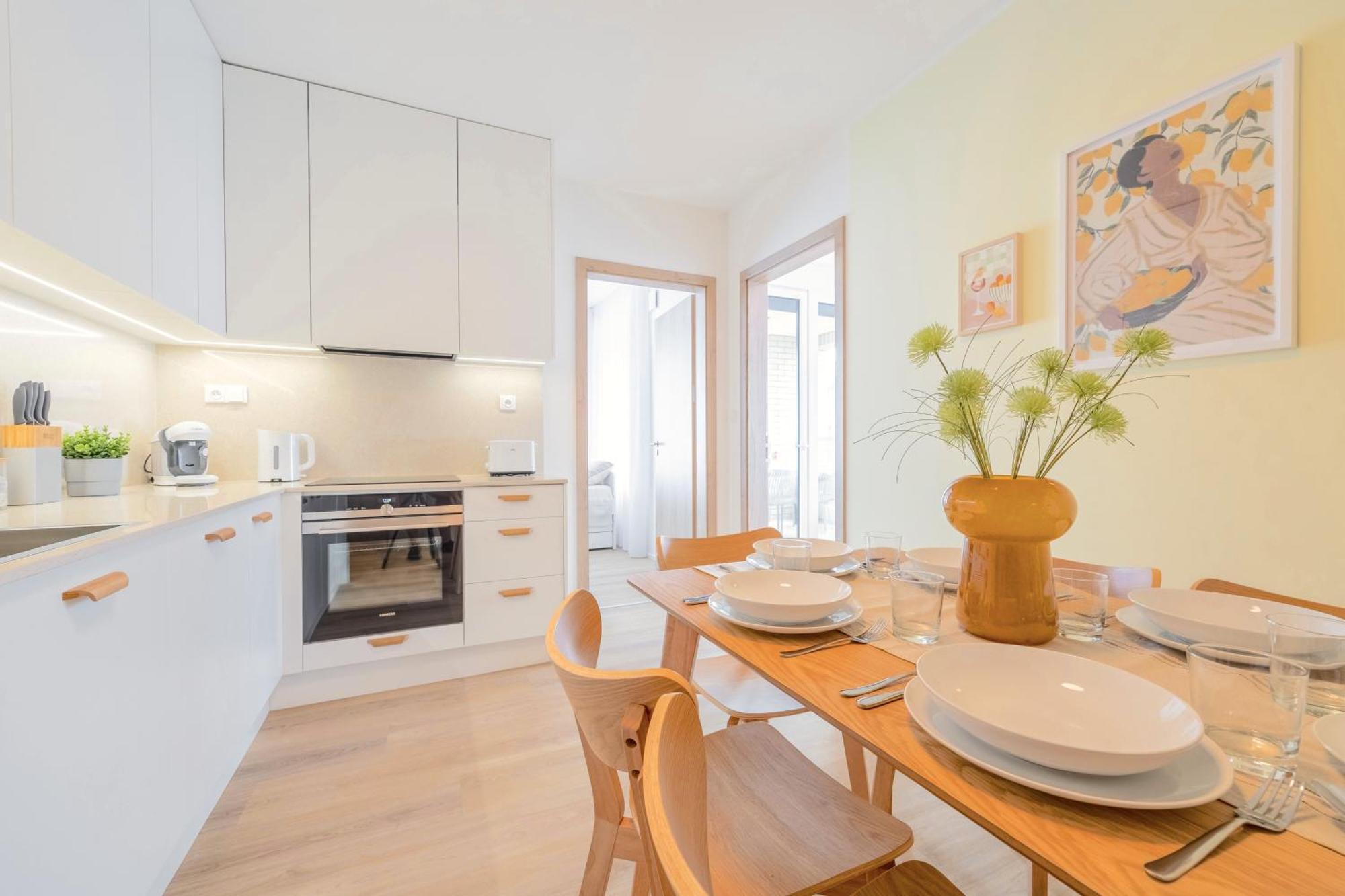 Apartamento Bright 2br - 4th Floor, Balcony, Free Parking By Gravity