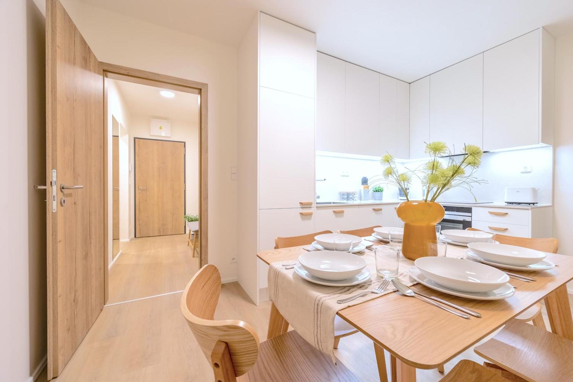Bright 2br - 4th Floor, Balcony, Free Parking By Gravity Apartamento
