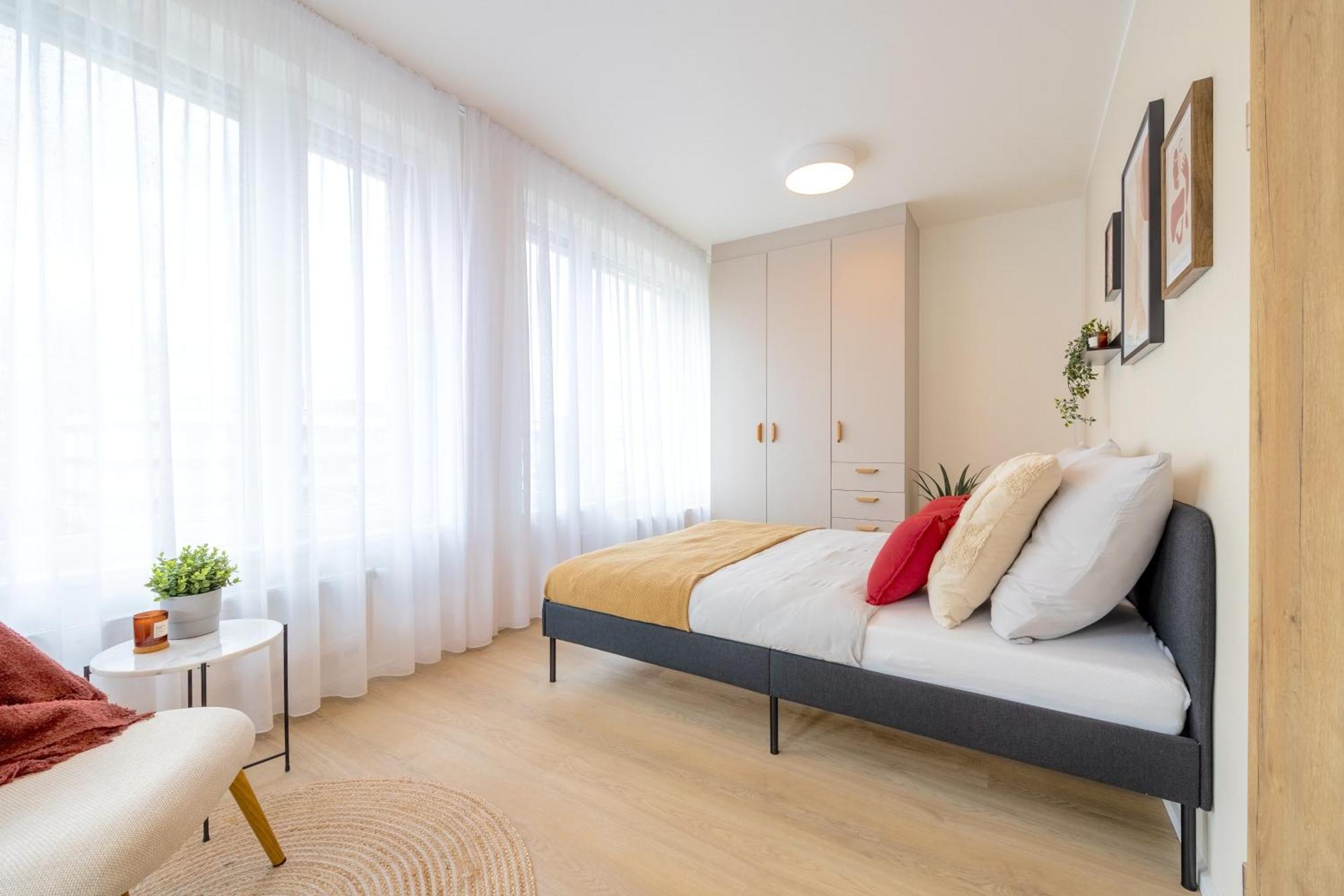 Apartamento Bright 2br - 4th Floor, Balcony, Free Parking By Gravity