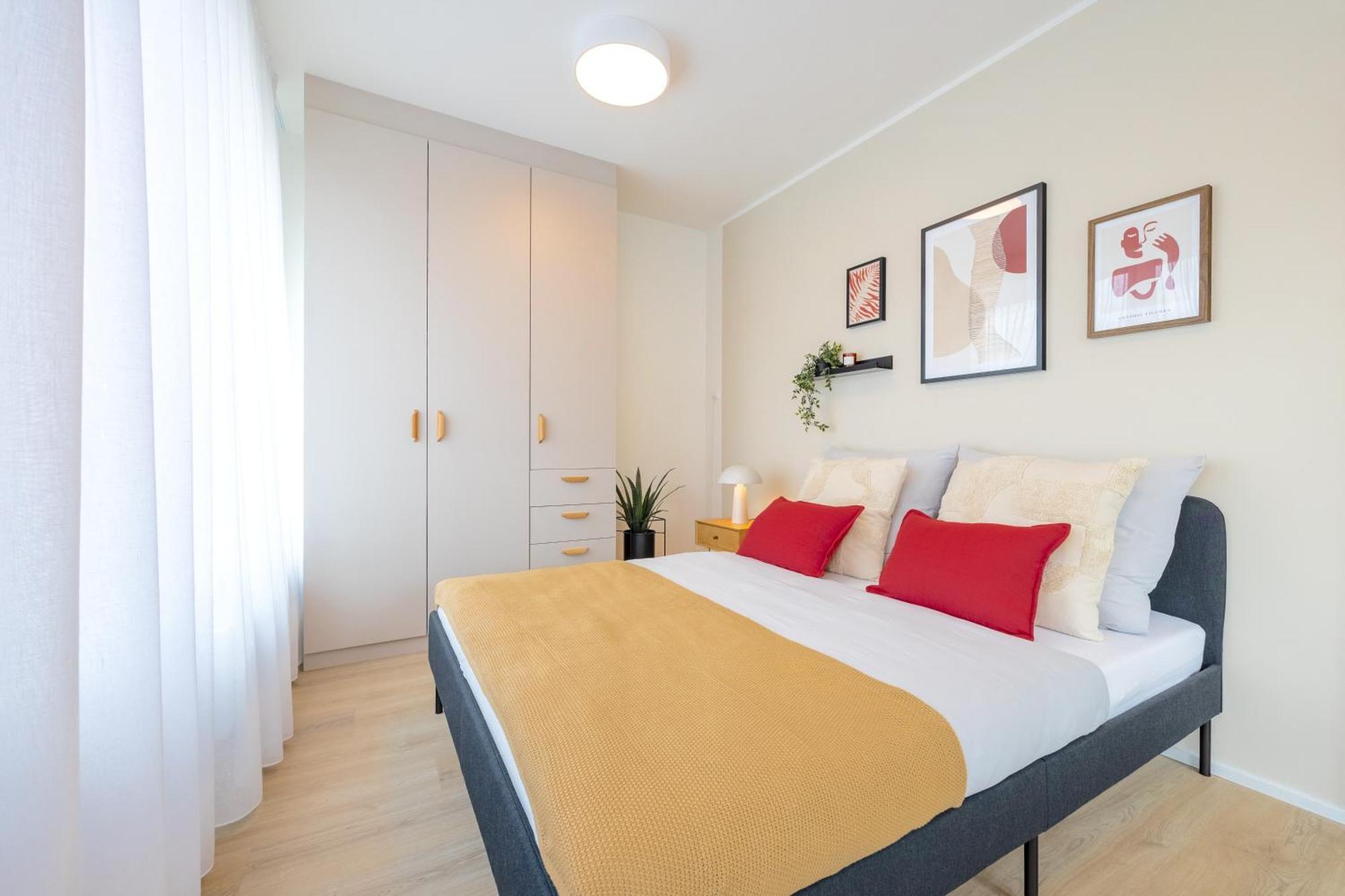 Bright 2br - 4th Floor, Balcony, Free Parking By Gravity Apartamento *